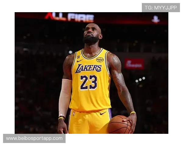 詹姆斯关键时刻再现神勇湖人逆转勇士晋级季后赛